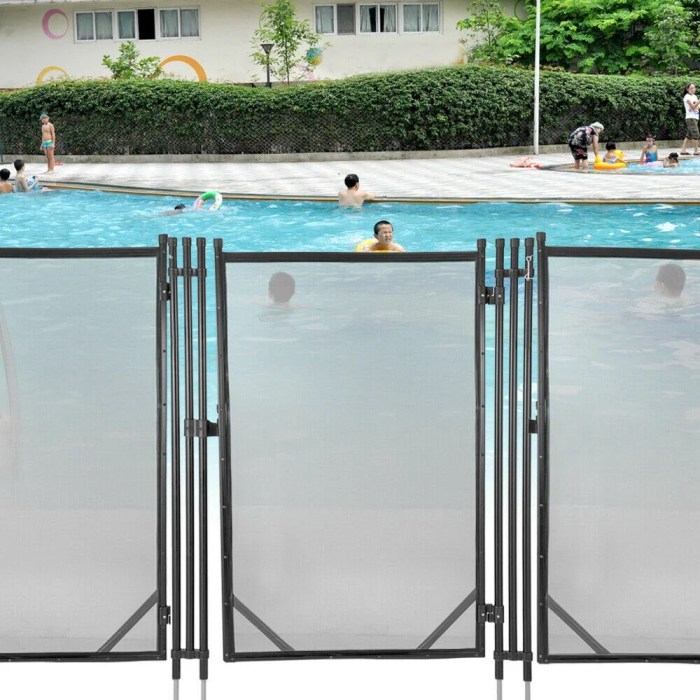 Pool privacy screen