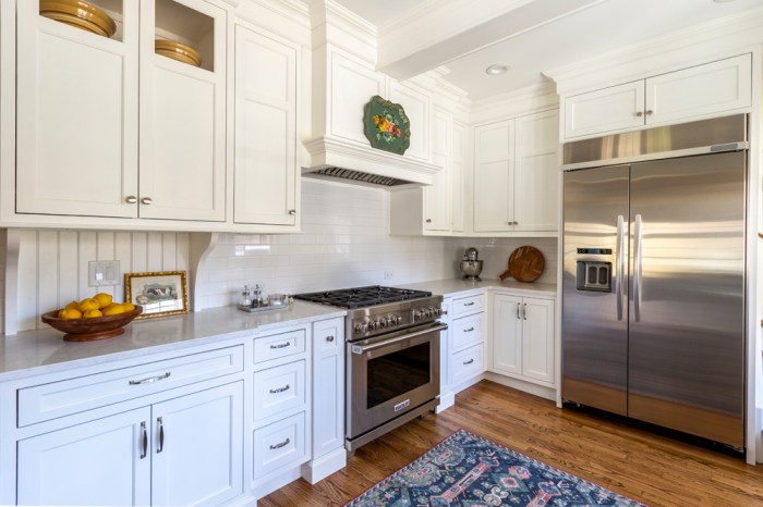 Wolf Oven in Farmhouse-Style Kitchens