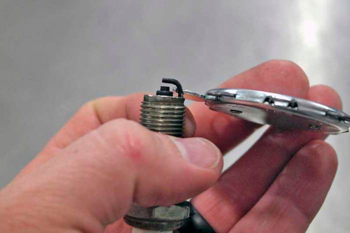 Spark Plug Gap: Adjusting to the Correct Setting