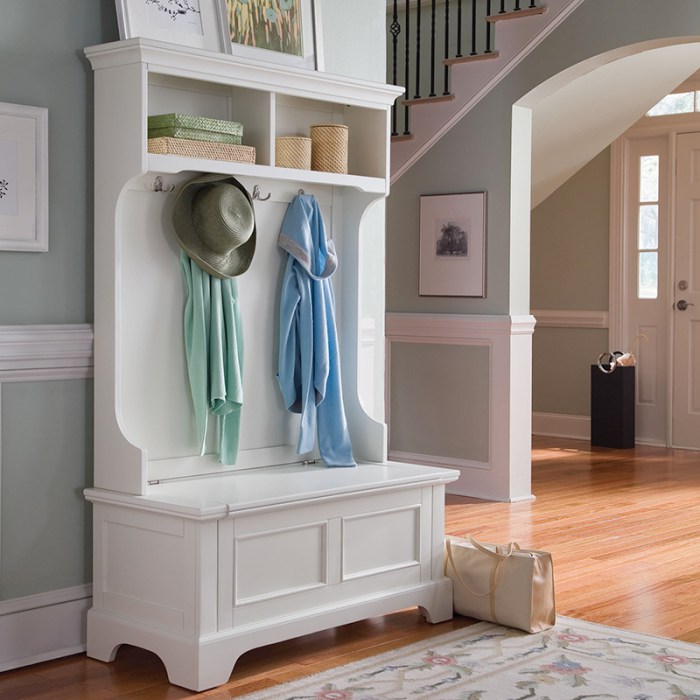 Hall Tree Bench with Hidden Compartment: A Clever Entryway Solution