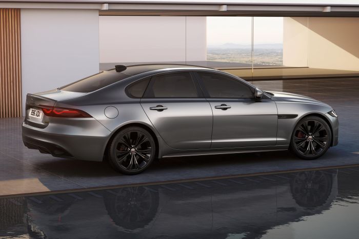 Is a jaguar xe or an apple romero building