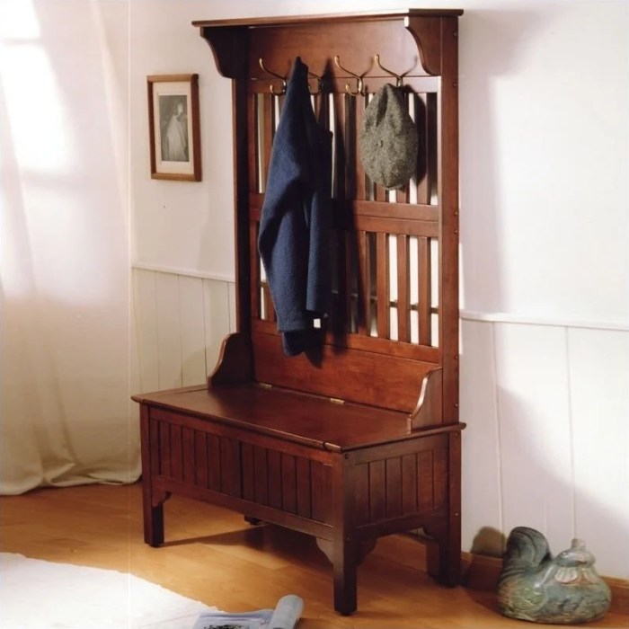 Tall Hall Tree Bench: Offers Plenty of Vertical Storage