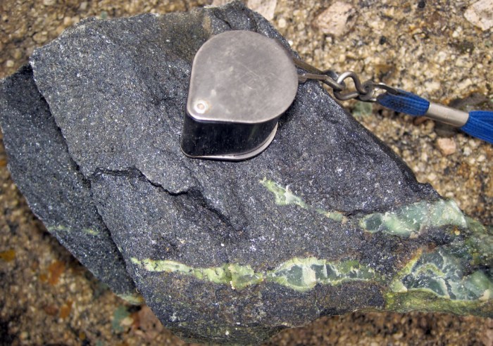 Mountain chromite ingot