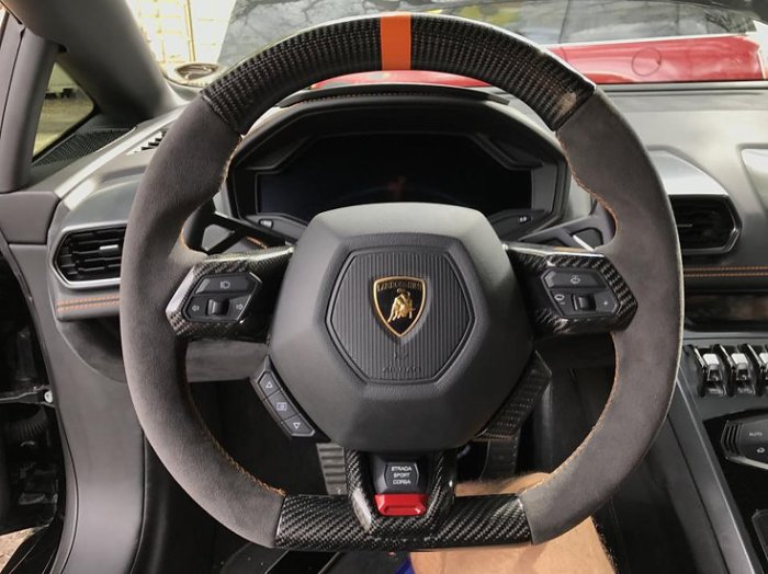 Lambo steering wheel