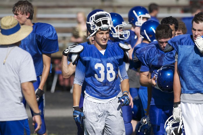 Football 2a mountain class repeat looks title state school high trib glenrock carries championship wyoming bluemel against ball during