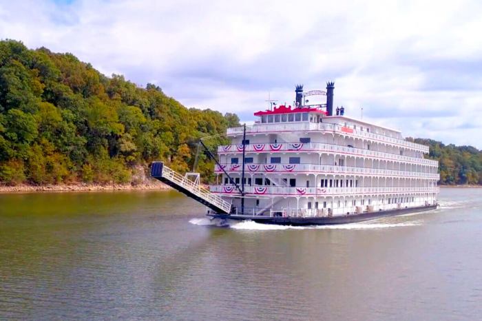 Queen american cruises steamboat river mississippi america company 2023 features cruisespecialists