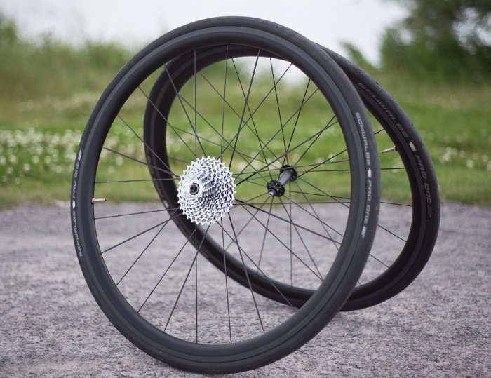 Bicycle wheels and tires