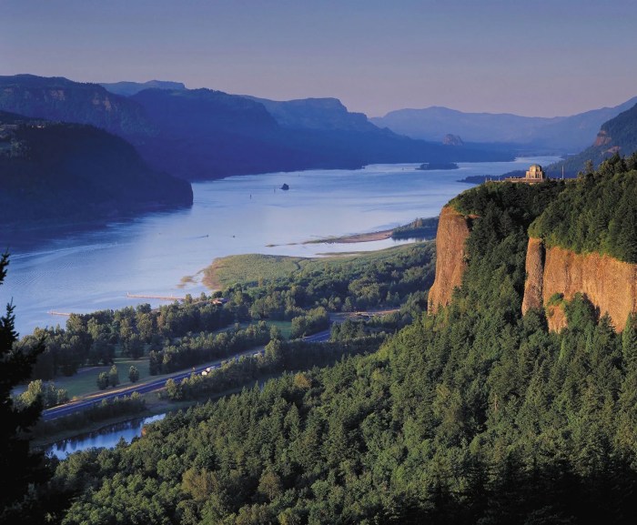 Ports and harbors along the clumbia river