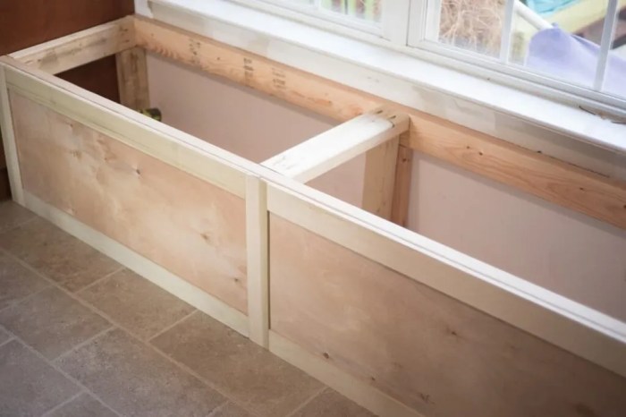 Hall Tree Bench with Built-in Charging Station: A Modern Convenience