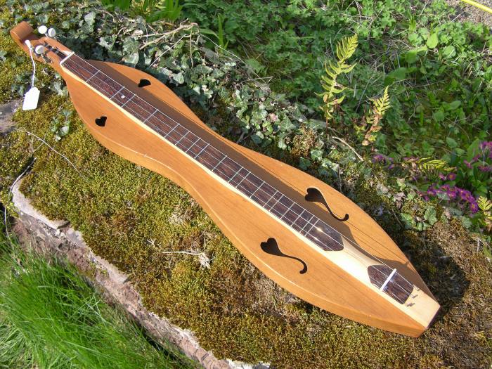 Mountain dulcimer tuning