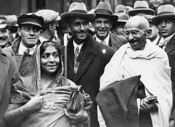 Gandhi indian mahatma national congress india independence history life satyagraha modern 1920 he source