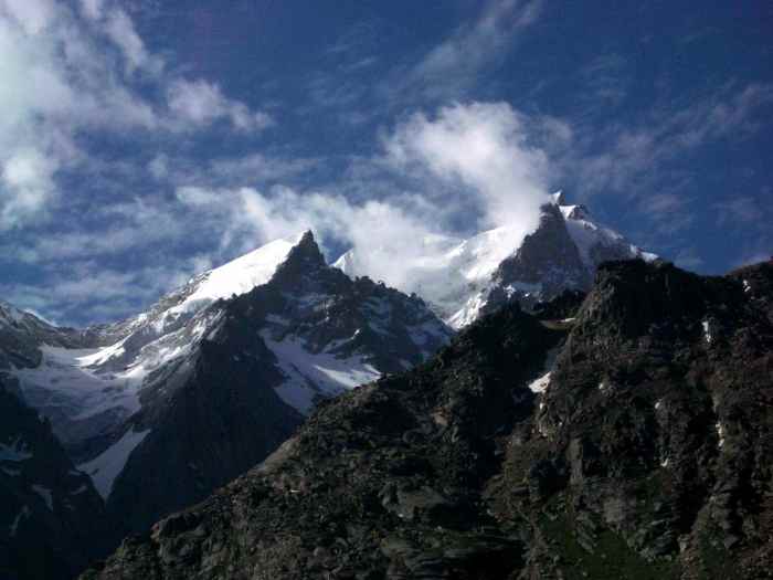 Mountain manali peaks india picture lahul himachal god pradesh kullu mountains har file hiking trails visit tops lake september peak