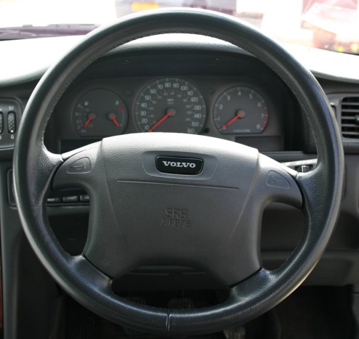 Volvo vnl 760 steering wheel