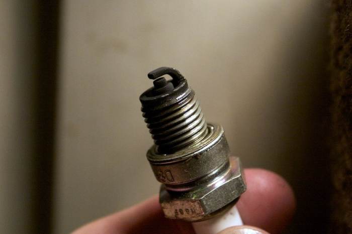 Carbon-Fouled Spark Plugs: Signs and Solutions