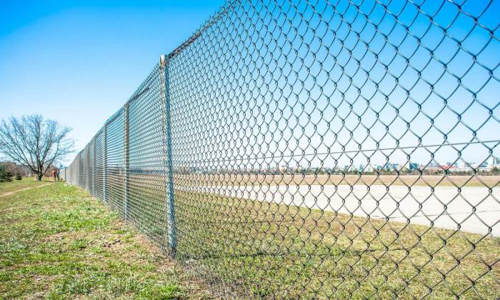 Chain link fence privacy screen