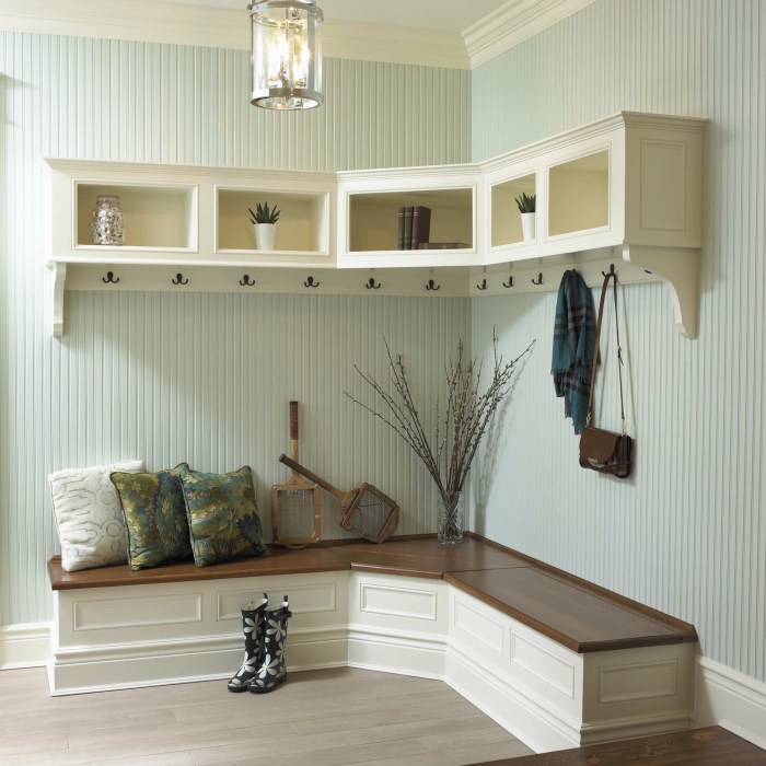 Organize Your Entryway: Hall Tree Bench with Built-in Shelves