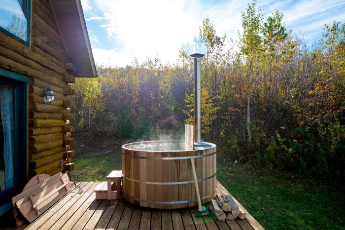 Wood tub hot tubs fired burning wooden designs cedar barrel ideas deck saunas terete patio installation deavita