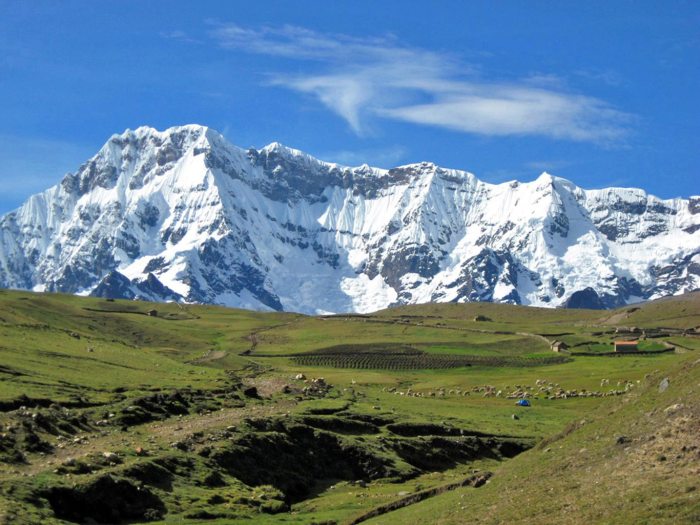 Peru mountains highest huascarán mountain peruvian huascaran tour near