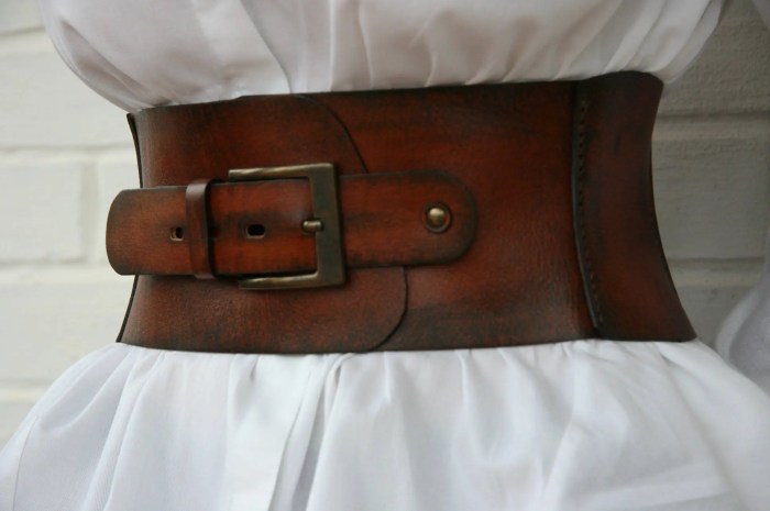 Leather corset belt