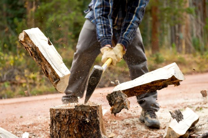 Wood chipper for smoker