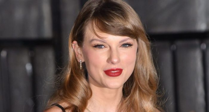 Swift taylor height weight age