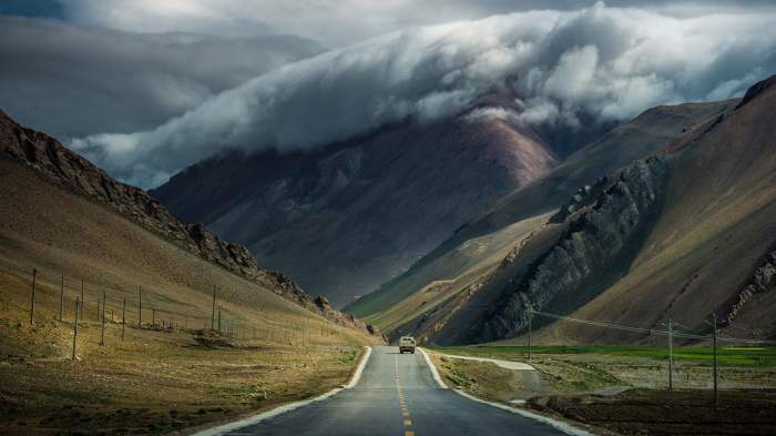 Road wallpaper iceland mountain snowy november near winter hd roads