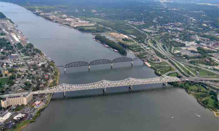 Ohio river pollution legacy effect wesa stretches lousiville downtown across bridge four big