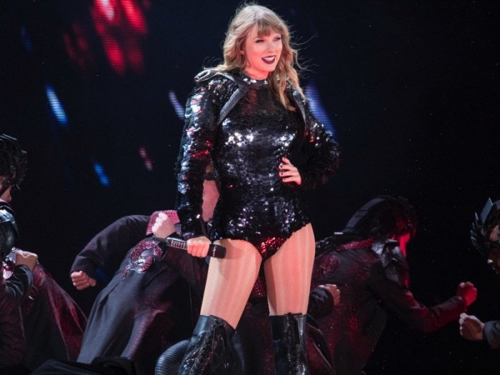 Taylor Swift's Height and Weight: How They Impact Her Stage Presence