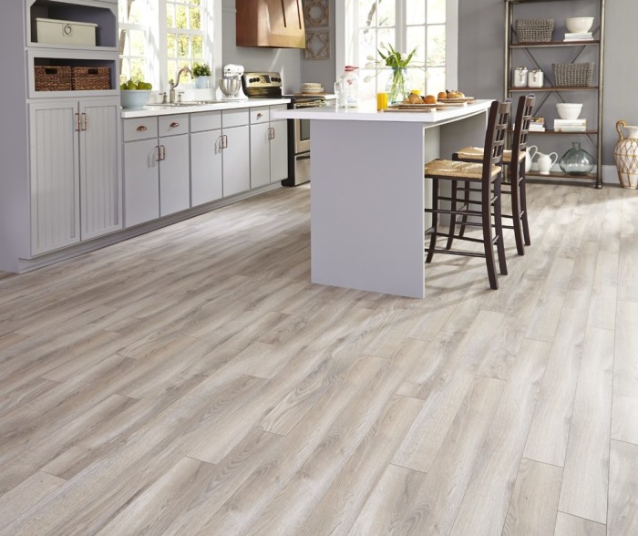 Wood look vinyl tile